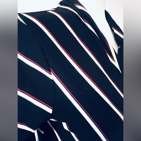 NWT - WHITE HOUSE BLACK MARKET Long Sleeve Striped Stretch Blouse - Size XS - Picture 7 of 9
